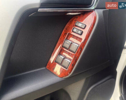 Белый Тойота Ленд Крузер Прадо, объемом двигателя 2.76 л и пробегом 28 тыс. км за 55500 $, фото 48 на Automoto.ua