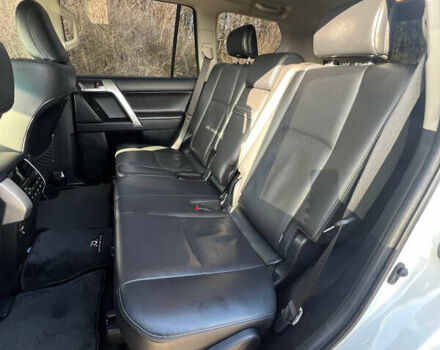 Белый Тойота Ленд Крузер Прадо, объемом двигателя 3.96 л и пробегом 134 тыс. км за 42900 $, фото 64 на Automoto.ua