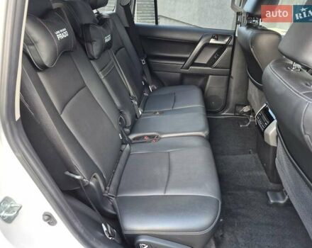 Білий Тойота Ленд Крузер Прадо, об'ємом двигуна 3.96 л та пробігом 73 тис. км за 50900 $, фото 38 на Automoto.ua