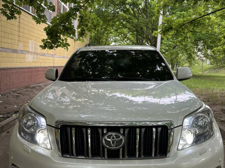Тойота Ленд Крузер Прадо 2010 в Днепре (Днепропетровске) на Automoto.ua Белый Тойота Ленд Крузер Прадо, объемом двигателя 4 л и пробегом 245 тыс. км за 23300 $, фото 1 на Automoto.ua