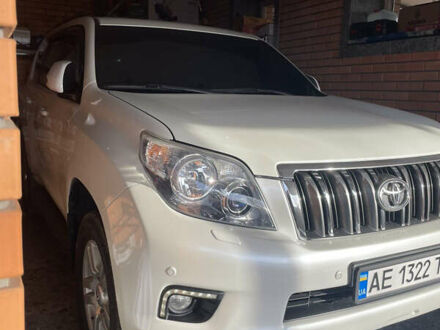 Белый Тойота Ленд Крузер Прадо, объемом двигателя 3.96 л и пробегом 255 тыс. км за 23750 $, фото 1 на Automoto.ua