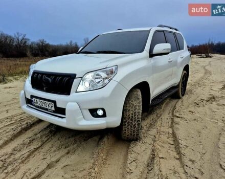 Белый Тойота Ленд Крузер Прадо, объемом двигателя 2.69 л и пробегом 291 тыс. км за 18000 $, фото 1 на Automoto.ua