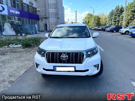 Тойота Ленд Крузер Прадо 2017 в Днепре (Днепропетровске) на Automoto.ua Белый Тойота Ленд Крузер Прадо, объемом двигателя 27 л и пробегом 90 тыс. км за 31700 $, фото 1 на Automoto.ua