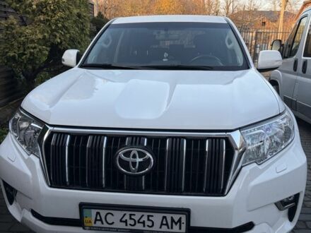 Белый Тойота Ленд Крузер Прадо, объемом двигателя 2.8 л и пробегом 98 тыс. км за 35333 $, фото 1 на Automoto.ua