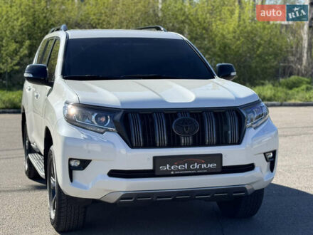 Тойота Ленд Крузер Прадо 2019 в Николаеве на Automoto.ua Белый Тойота Ленд Крузер Прадо, объемом двигателя 3.96 л и пробегом 62 тыс. км за 43500 $, фото 1 на Automoto.ua