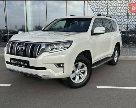 Белый Тойота Ленд Крузер Прадо, объемом двигателя 4 л и пробегом 90 тыс. км за 39604 $, фото 1 на Automoto.ua