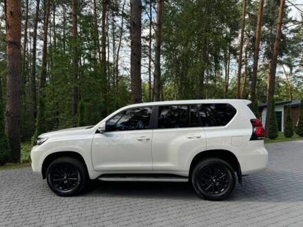 Тойота Ленд Крузер Прадо 2020 в Киеве на Automoto.ua Белый Тойота Ленд Крузер Прадо, объемом двигателя 4 л и пробегом 44 тыс. км за 43000 $, фото 1 на Automoto.ua