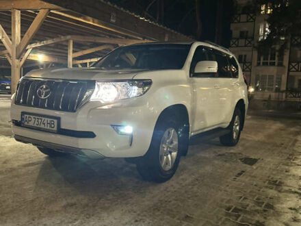 Тойота Ленд Крузер Прадо 2020 в Киеве на Automoto.ua Белый Тойота Ленд Крузер Прадо, объемом двигателя 2.76 л и пробегом 214 тыс. км за 35700 $, фото 1 на Automoto.ua