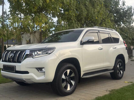 Білий Тойота Ленд Крузер Прадо, об'ємом двигуна 2.76 л та пробігом 28 тис. км за 55500 $, фото 1 на Automoto.ua