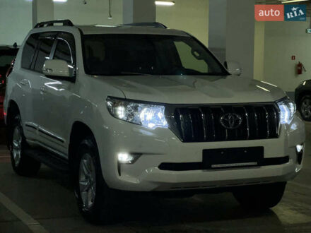 Белый Тойота Ленд Крузер Прадо, объемом двигателя 2.76 л и пробегом 33 тыс. км за 54000 $, фото 1 на Automoto.ua
