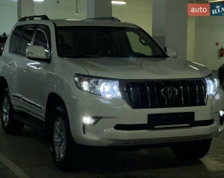 Белый Тойота Ленд Крузер Прадо, объемом двигателя 2.76 л и пробегом 33 тыс. км за 54000 $, фото 1 на Automoto.ua