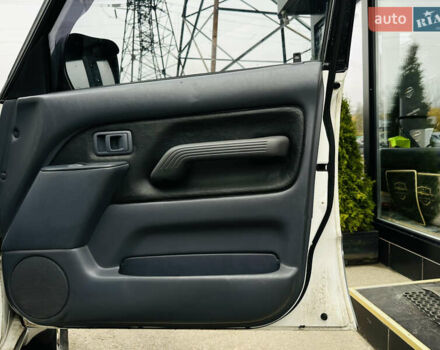 Бежевый Тойота Ленд Крузер Прадо, объемом двигателя 3.4 л и пробегом 182 тыс. км за 9500 $, фото 23 на Automoto.ua