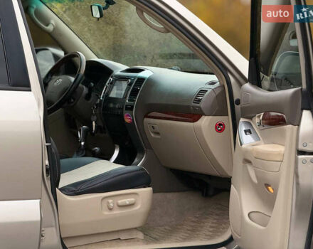 Бежевый Тойота Ленд Крузер Прадо, объемом двигателя 4 л и пробегом 265 тыс. км за 10750 $, фото 10 на Automoto.ua