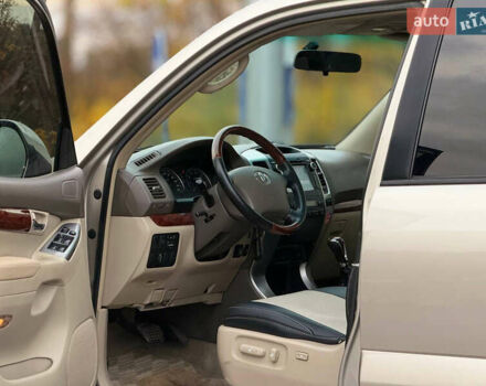 Бежевый Тойота Ленд Крузер Прадо, объемом двигателя 4 л и пробегом 265 тыс. км за 10750 $, фото 15 на Automoto.ua