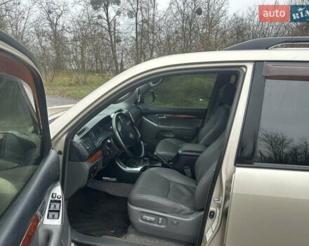 Бежевий Тойота Ленд Крузер Прадо, об'ємом двигуна 4 л та пробігом 322 тис. км за 11700 $, фото 9 на Automoto.ua