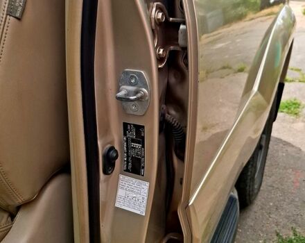 Бежевый Тойота Ленд Крузер Прадо, объемом двигателя 4 л и пробегом 319 тыс. км за 16500 $, фото 6 на Automoto.ua