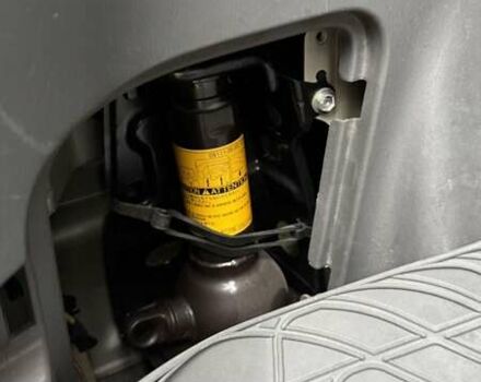 Бежевый Тойота Ленд Крузер Прадо, объемом двигателя 2.7 л и пробегом 178 тыс. км за 14999 $, фото 15 на Automoto.ua