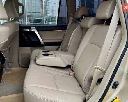 Бежевый Тойота Ленд Крузер Прадо, объемом двигателя 4 л и пробегом 122 тыс. км за 23494 $, фото 21 на Automoto.ua