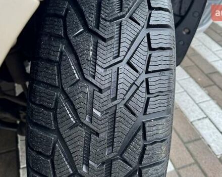 Бежевый Тойота Ленд Крузер Прадо, объемом двигателя 4 л и пробегом 122 тыс. км за 23494 $, фото 14 на Automoto.ua