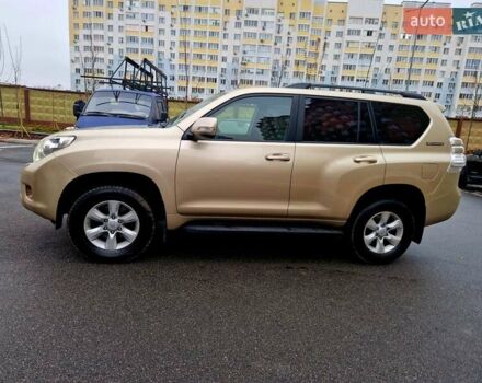 Бежевый Тойота Ленд Крузер Прадо, объемом двигателя 3 л и пробегом 459 тыс. км за 21600 $, фото 3 на Automoto.ua