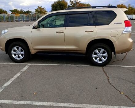 Бежевый Тойота Ленд Крузер Прадо, объемом двигателя 2.7 л и пробегом 268 тыс. км за 23500 $, фото 1 на Automoto.ua