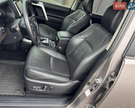 Бежевий Тойота Ленд Крузер Прадо, об'ємом двигуна 4 л та пробігом 40 тис. км за 51500 $, фото 36 на Automoto.ua