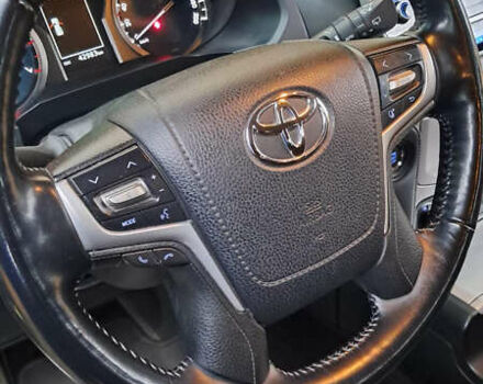 Бежевый Тойота Ленд Крузер Прадо, объемом двигателя 3.96 л и пробегом 40 тыс. км за 42000 $, фото 2 на Automoto.ua