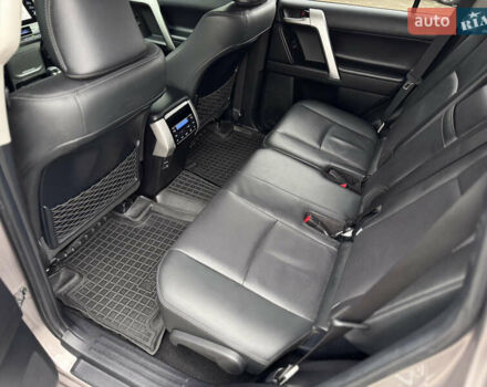 Бежевий Тойота Ленд Крузер Прадо, об'ємом двигуна 4 л та пробігом 40 тис. км за 51500 $, фото 35 на Automoto.ua