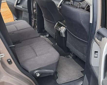 Бежевый Тойота Ленд Крузер Прадо, объемом двигателя 3.96 л и пробегом 40 тыс. км за 42000 $, фото 4 на Automoto.ua