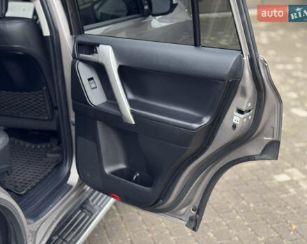 Бежевий Тойота Ленд Крузер Прадо, об'ємом двигуна 4 л та пробігом 40 тис. км за 51500 $, фото 20 на Automoto.ua