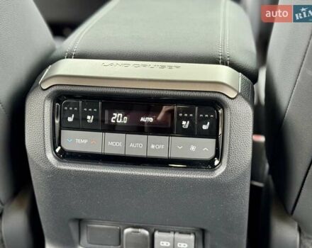 Бежевый Тойота Ленд Крузер Прадо, объемом двигателя 2.76 л и пробегом 15 тыс. км за 67900 $, фото 42 на Automoto.ua