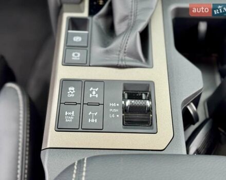 Бежевый Тойота Ленд Крузер Прадо, объемом двигателя 2.76 л и пробегом 15 тыс. км за 67900 $, фото 53 на Automoto.ua