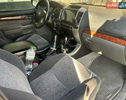 Черный Тойота Ленд Крузер Прадо, объемом двигателя 2.69 л и пробегом 260 тыс. км за 12500 $, фото 1 на Automoto.ua