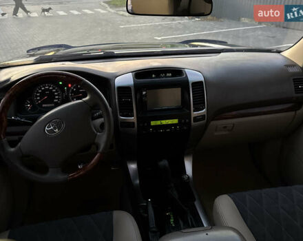 Черный Тойота Ленд Крузер Прадо, объемом двигателя 2.7 л и пробегом 319 тыс. км за 9800 $, фото 16 на Automoto.ua