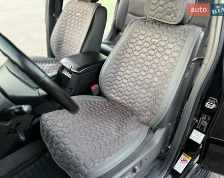 Черный Тойота Ленд Крузер Прадо, объемом двигателя 3.96 л и пробегом 213 тыс. км за 15999 $, фото 11 на Automoto.ua