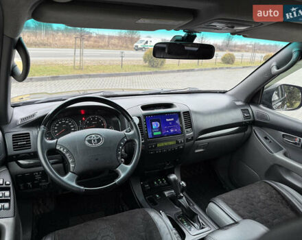 Черный Тойота Ленд Крузер Прадо, объемом двигателя 4 л и пробегом 327 тыс. км за 13800 $, фото 13 на Automoto.ua