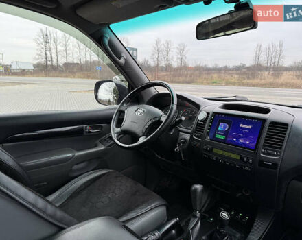 Черный Тойота Ленд Крузер Прадо, объемом двигателя 4 л и пробегом 327 тыс. км за 13800 $, фото 14 на Automoto.ua