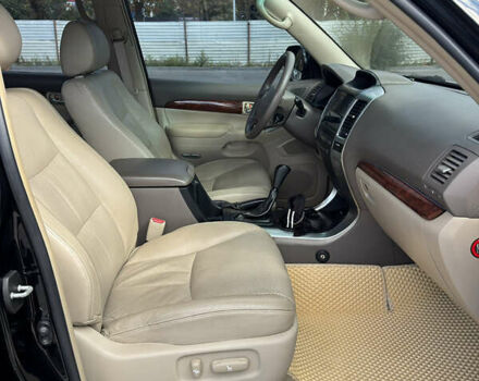 Черный Тойота Ленд Крузер Прадо, объемом двигателя 3.96 л и пробегом 347 тыс. км за 18800 $, фото 12 на Automoto.ua