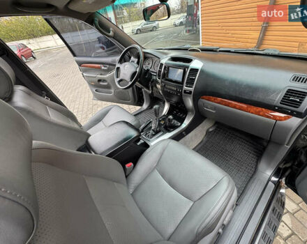 Черный Тойота Ленд Крузер Прадо, объемом двигателя 4 л и пробегом 233 тыс. км за 15700 $, фото 3 на Automoto.ua