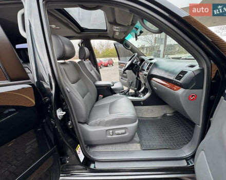 Черный Тойота Ленд Крузер Прадо, объемом двигателя 4 л и пробегом 233 тыс. км за 15700 $, фото 2 на Automoto.ua