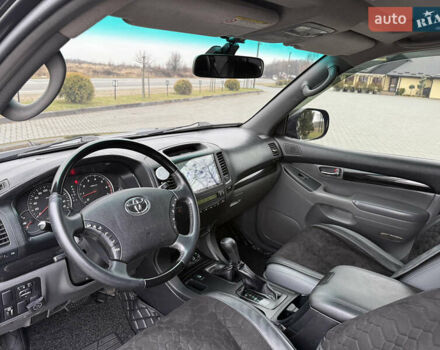 Черный Тойота Ленд Крузер Прадо, объемом двигателя 4 л и пробегом 327 тыс. км за 13800 $, фото 12 на Automoto.ua