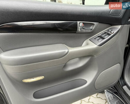 Черный Тойота Ленд Крузер Прадо, объемом двигателя 4 л и пробегом 327 тыс. км за 13800 $, фото 18 на Automoto.ua