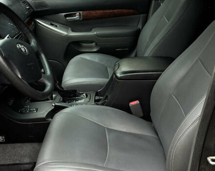 Черный Тойота Ленд Крузер Прадо, объемом двигателя 3.96 л и пробегом 225 тыс. км за 11999 $, фото 7 на Automoto.ua