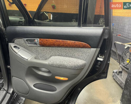 Черный Тойота Ленд Крузер Прадо, объемом двигателя 2.7 л и пробегом 310 тыс. км за 12500 $, фото 10 на Automoto.ua