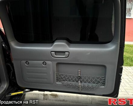 Черный Тойота Ленд Крузер Прадо, объемом двигателя 4 л и пробегом 199 тыс. км за 20000 $, фото 9 на Automoto.ua