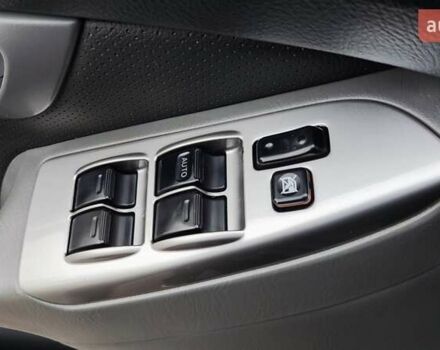 Чорний Тойота Ленд Крузер Прадо, об'ємом двигуна 2.69 л та пробігом 250 тис. км за 14200 $, фото 16 на Automoto.ua