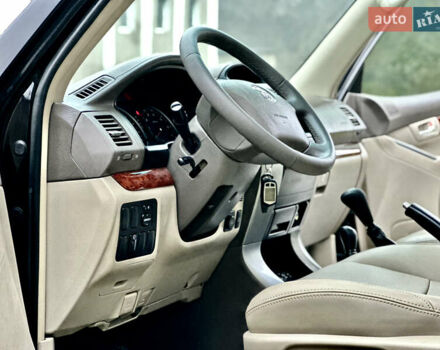 Черный Тойота Ленд Крузер Прадо, объемом двигателя 4 л и пробегом 285 тыс. км за 15800 $, фото 148 на Automoto.ua