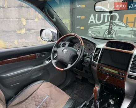 Чорний Тойота Ленд Крузер Прадо, об'ємом двигуна 4 л та пробігом 288 тис. км за 15000 $, фото 12 на Automoto.ua