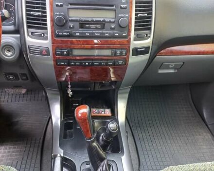 Черный Тойота Ленд Крузер Прадо, объемом двигателя 2.7 л и пробегом 128 тыс. км за 15000 $, фото 10 на Automoto.ua