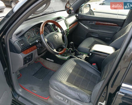 Черный Тойота Ленд Крузер Прадо, объемом двигателя 4 л и пробегом 260 тыс. км за 18000 $, фото 13 на Automoto.ua